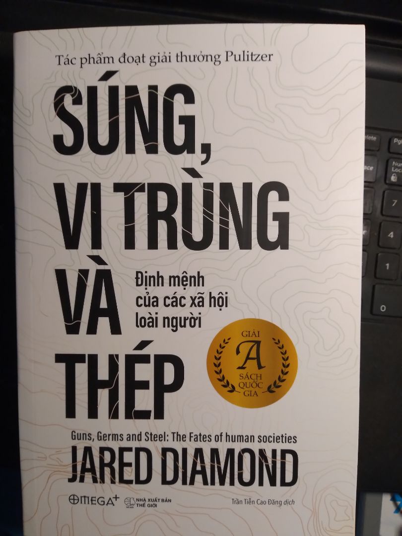 sách dày, cầm chắc tay nhưng khoản đóng gói không được tốt lắm, không được bao bọc bởi gì cả. Giao trễ 3 ngày nhưng bù lại shipper khá thân thiện nên đánh giá 5 sao (つ≧▽≦)つ