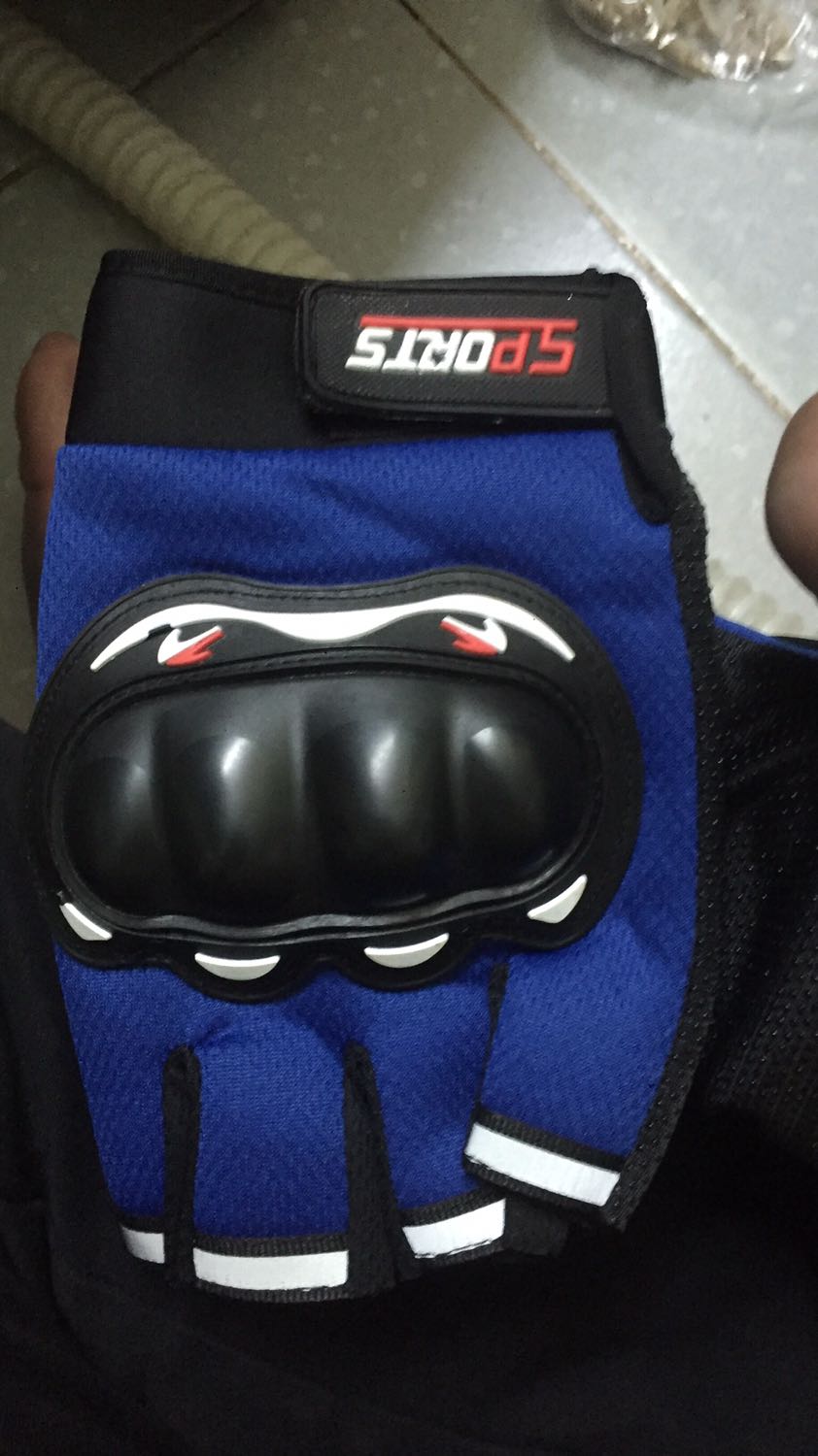 Hàng chất lượng mang vào tay thoải mái ae shiper nên mua để đeo dạo này nắng nóng cần có chống tia cực tím Hàng chất lượng mang vào tay thoải mái ae shiper nên mua để đeo dạo này nắng nóng cần có chống tia cực tím