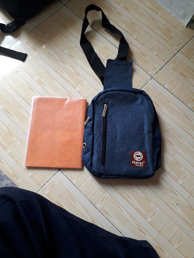 đóng gói cẩn thận,giao hàng nhanh,nhưng túi nhỏ,độ hoàn thiện túi tệ,ko hài lòng về sản phẩm đóng gói cẩn thận,giao hàng nhanh,nhưng túi nhỏ,độ hoàn thiện túi tệ,ko hài lòng về sản phẩm