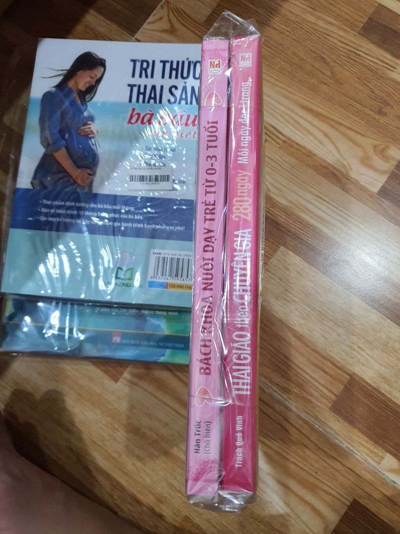 Sách đẹp đúng hình ảnh quảng cáo, in trên giấy tốt, giao hàng nhanh