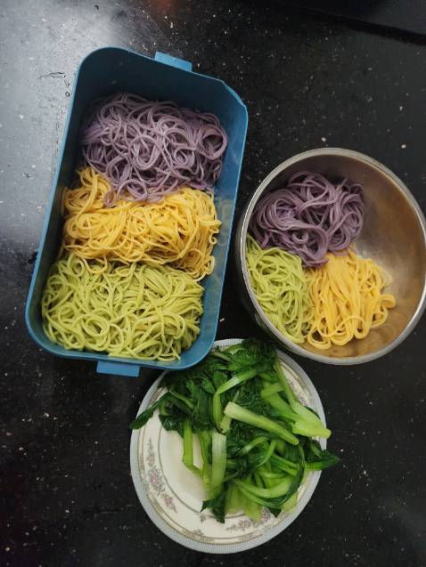 Trẻ em, người lớn ăn đều thích nha, xào hay nấu nước dùng đều ngon. Mình làm theo hướng dẫn luộc mì đúng thời gian là ok.