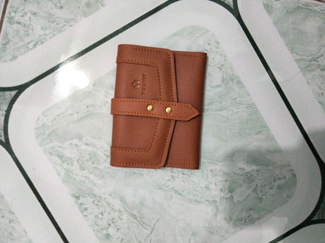 Giao hàng nhanh shop đóng gói tốt chất liệu da mềm đường may chắc chắn giá cả hợp lý  nên mua