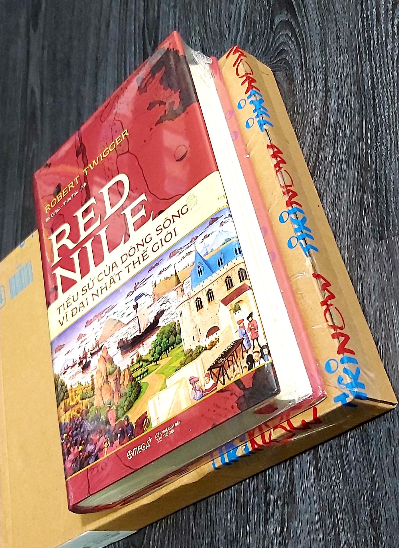 Sách đẹp, cầm chắc tay. Sách vừa về chưa kịp đọc nên mình chẳng thể chia sẻ về nội dung. Mình nhận được ưu đãi từ Tiki nên mua luôn. Khâu đóng gói và vận chuyển nhanh gọn và cẩn thận, mình nhận hàng trong vòng 2h với TikiNOW. Like & Thanks!