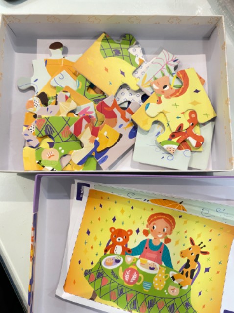 giấy tốt, sản phẩm in đẹp sắc nét, giao hàng nhanh , màu sắc tươi tắn sinh động nhiều mẫu mãaaa, giúp phát triển tư duy và đầu óc quan sát giải pháp tuyệt vời để bé luyện tập ạ, mọi người nên mua nhaaaa