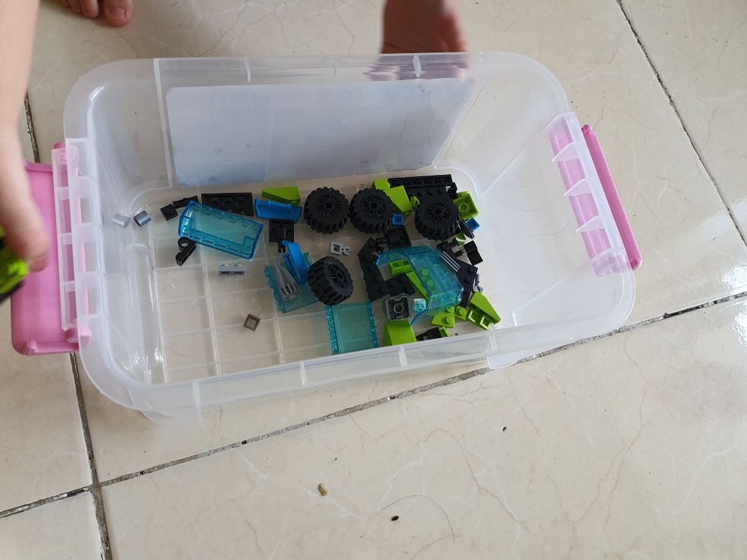 Hộp cứng cáp đẹp ạ