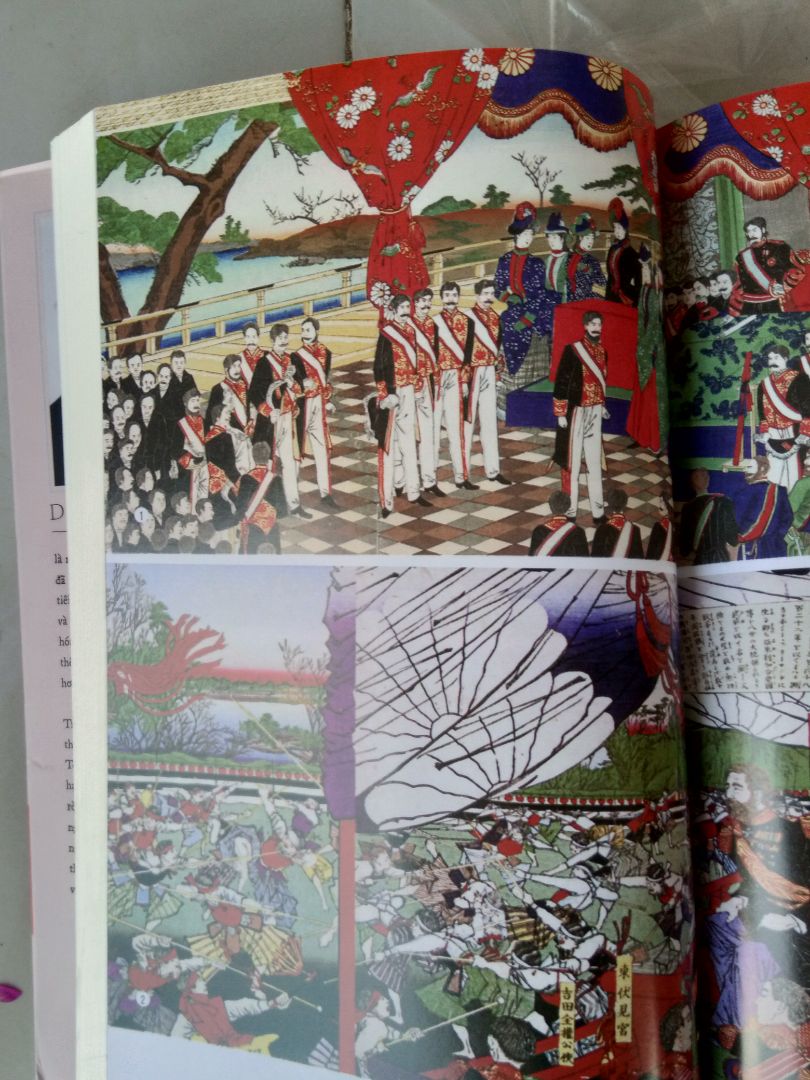 Sách đẹp có một số trang hình ảnh minh họa màu rất đẹp, trang giấy vàng chống lóa ,tuy nhiên font chữ hơi nhỏ đọc mau mõi mắt.