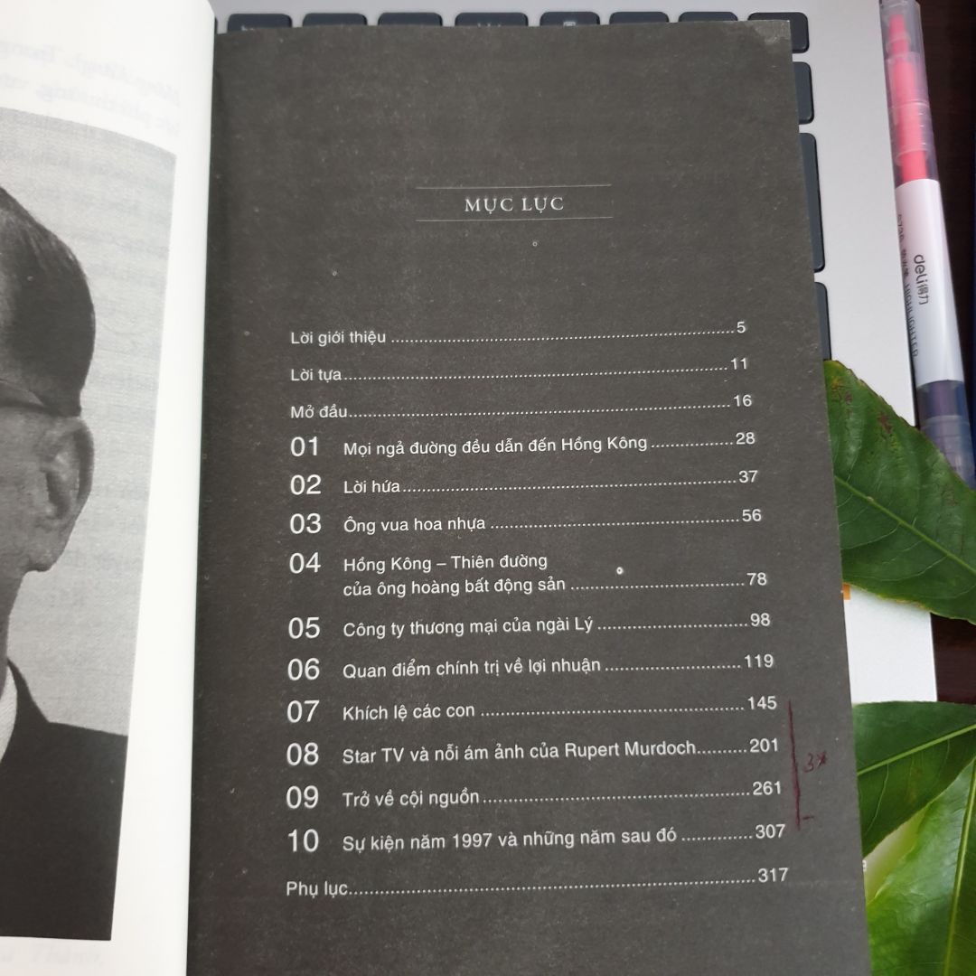 Cuốn sách hay đáng đọc. Tuy nhiên nếu có điều kiện nên đọc trước cuốn "Thành công không phải ngẫu nhiên". Ở đó thể hiện rõ hơn quan điểm và triết lý kinh doanh của Lý Gia Thành hơn. Cuốn sách sưu tầm công phu về các thương vụ làm ăn của Lý Gia Thành