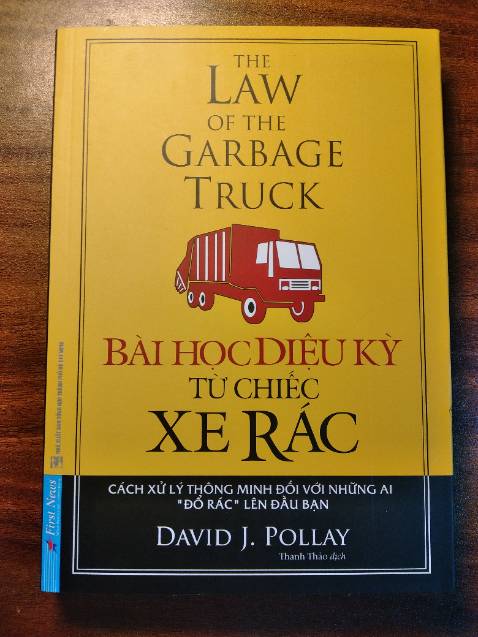 đóng gói tốt, sách về bị df tí
lần sau sẽ ủng hộ. còn được tặng cả bookmark