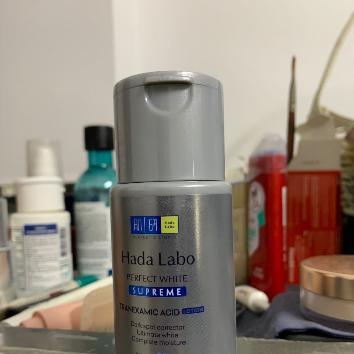 Sản phẩm dạng lỏng gel. Chứ ko phải nước. Apply rất nhanh dễ. Sản phẩm dạng lỏng gel. Chứ ko phải nước. Apply rất nhanh dễ.