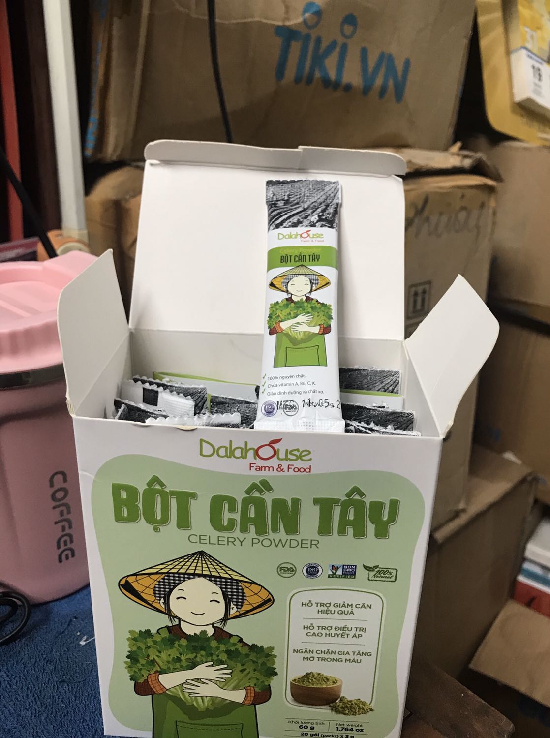 Lần đầu tiên dùng thử. Mùi vị cũng ko khó uống như nhiều người nghĩ, như nước ép rau củ quả thôi, ko quen vị lạt thì thêm 1-2 muỗng mật ong là dễ uống liền, uống lạnh cũng rất OK. Mỗi buổi sáng uống 1 ly giúp thanh lọc cơ thể, giảm cân, đẹp da. Chọn giao tiết kiệm nhưng Tiki luôn giao rất sớm. Tin dùng Tiki là vậy! Lần đầu tiên dùng thử. Mùi vị cũng ko khó uống như nhiều người nghĩ, như nước ép rau củ quả thôi, ko quen vị lạt thì thêm 1-2 muỗng mật ong là dễ uống liền, uống lạnh cũng rất OK. Mỗi buổi sáng uống 1 ly giúp thanh lọc cơ thể, giảm cân, đẹp da. Chọn giao tiết kiệm nhưng Tiki luôn giao rất sớm. Tin dùng Tiki là vậy!