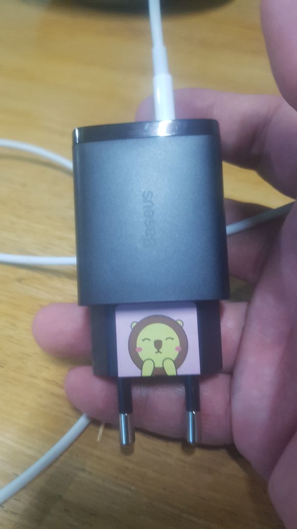 chắc chắn. sạc nhanh.