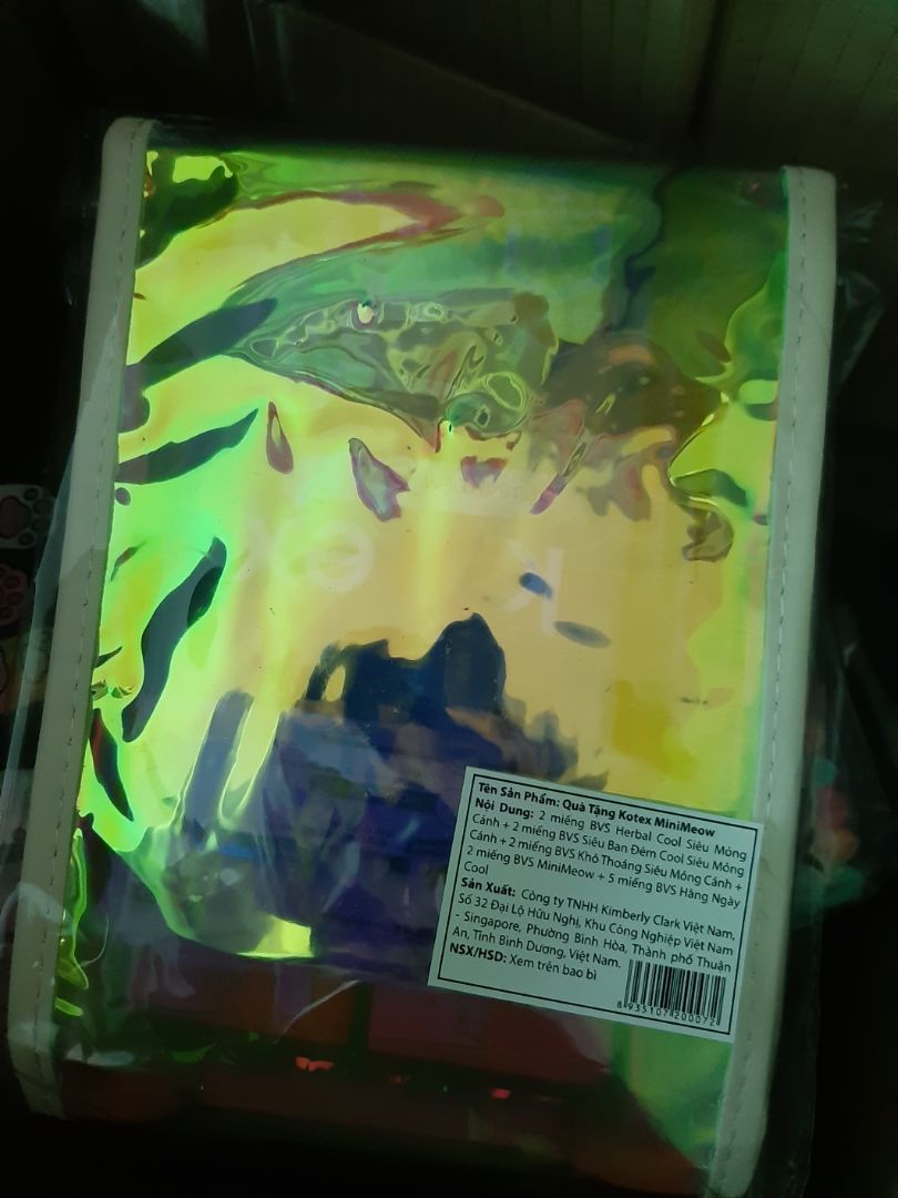 chùi ui phải nói là cute muốn xỉu luôn ấy, shop gói hàng rất cẩn thận luôn, quà tặng cũng dễ thương không kém, mua đúng đợt sale nên với giá 167k mà chất lượng sản phẩm vẫn gọi là ok