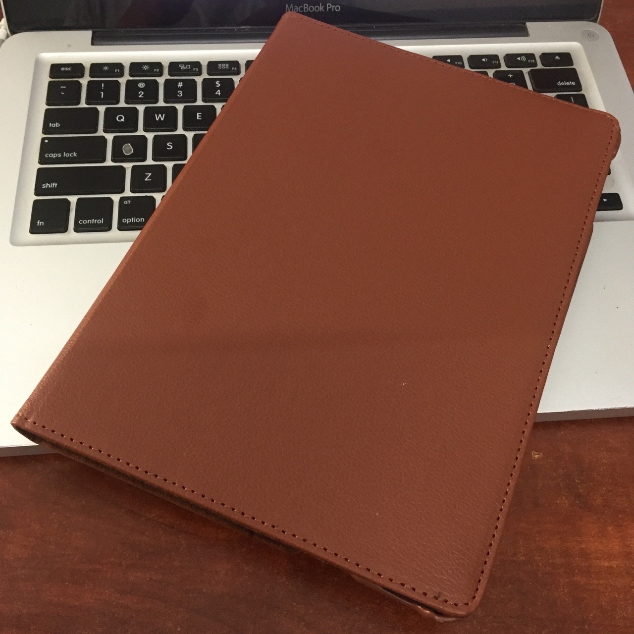 So với mức giá thì bao da có chất lượng hơn sự mong đợi. Các chức năng hoạt động tốt. Hoàn thiện thẩm mỹ tốt. Hài lòng với sp đã mua.