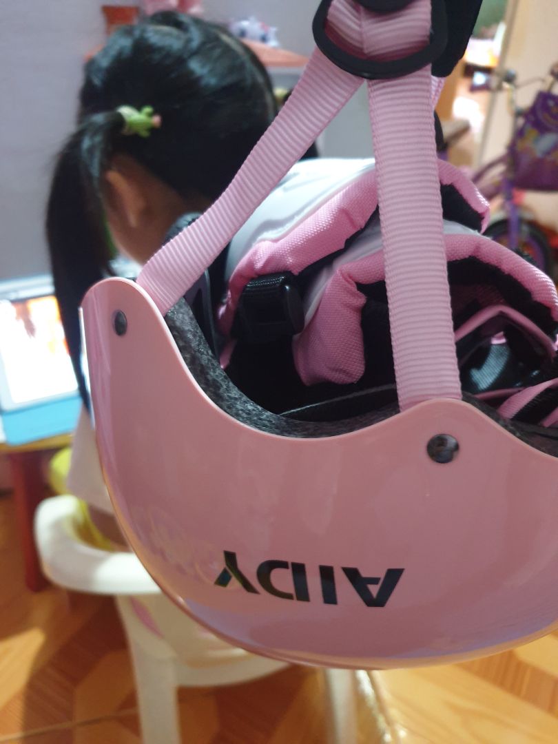 sản phẩm đẹp, bền, dể sử dụng cho bé đeo vào tháo ra, khá an toàn. tôi rất ưng ý sản phẩm của shop. cám ơn.