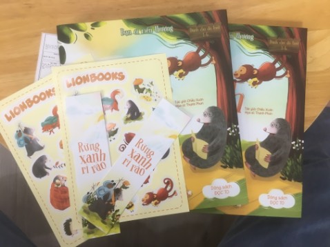 Vừa nhận sách và rất ưng ạ, cảm ơn shop, cháu nhà mình thích lắm.
Đóng gói chắc chắn, sách bìa cứng đẹp ghê lun, màu sắc cũng rõ ràng sắc nét, nội dung sách nhân văn và dễ thương lắm.
Đang đợt dịch mà mình đặt 2 ngày đã có hàng rui 🥰 
Sẽ ủng hộ shop dài dài ạ