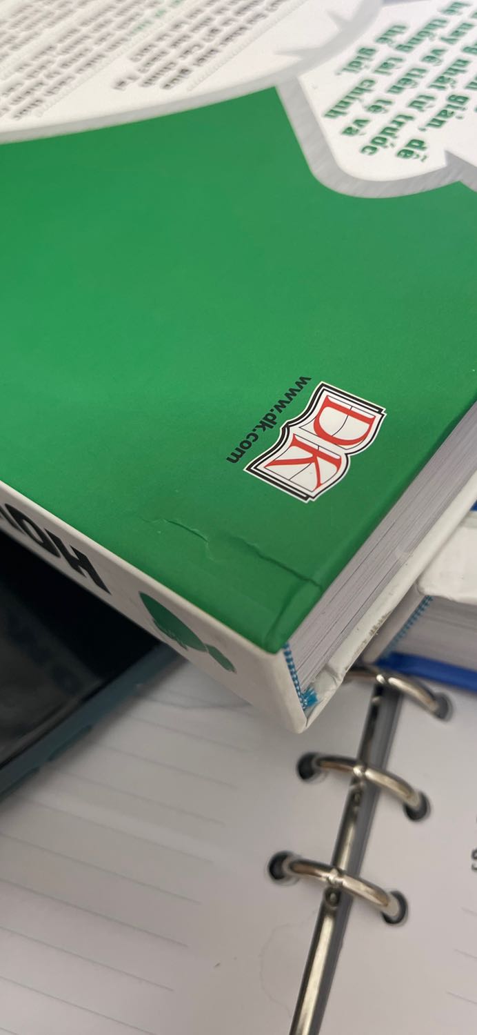 Cái này thôi chắc ko cần nói tiếp. Thấy trên review 10 người hết 8 9 người bảo tiki đóng rất sơ sài và quả thực vậy. Đồng ý giá rất tốt, thời gian giao hàng nhanh nhưng sách gãy cộp và rất dơ. Hình này mình lau rồi lúc đầu lấy cầm nó bẩn ko tả . Ko biết mấy bạn có thể lau cho sạch trước khi đóng ko. 3 sao cho tiki do cg đoán được sẽ vậy nên cg k bất ngờ lắm