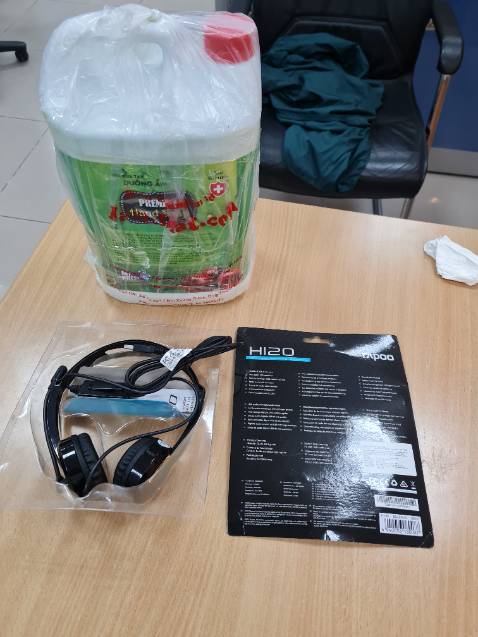 Hàng chính hãng. Cắm cổng usb. Điều khiển âm lượng bằng kĩ thuật số. Mic tốt. Học online tốt. Mua trên Tiki luôn an tâm.