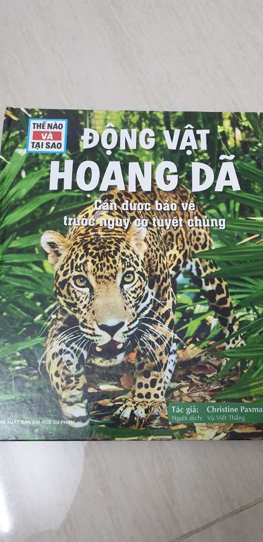 quyển sách đúng là 1 cẩm nang hữu ích cho những ai đam mê thế giới động vật.Toàn bộ thông tin trong cuốn sách đều rất tuyệt vời.Nhân viên giao hàng nhanh,thân thiện.Cho tiki 5 sao nhé.Lần sau sẽ tiếp tục ủng hộ