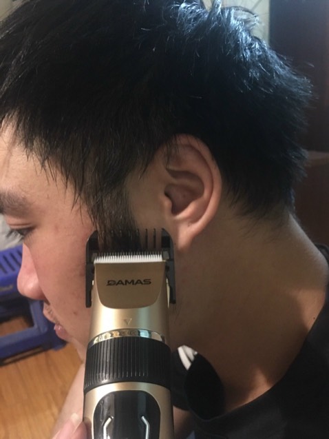 Nhìn chung là đẹp, nhỏ gọn, dễ sử dụng. Màn hình hiển thị lượng pin, tặng kèm khá nhiều phụ kiện chuyên dụng, lưỡi dao sắc bén nhưng ko sợ bị cứa vào da như các loại trước mình mua. Rất thích màu vàng gold này 👍🏻👍🏻👍🏻