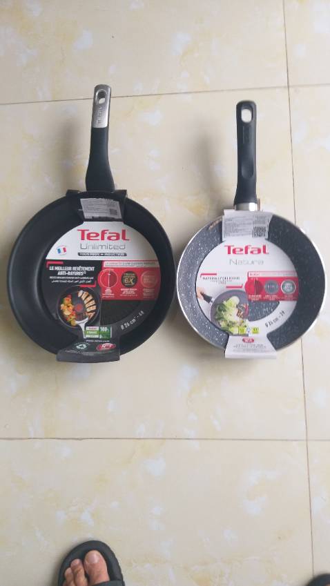 Chưa dùng chảo nên chưa có đánh giá chính xác nhưng qua kiểm tra thấy chảo có hình dáng và chủng loại đúng như mô tả, chắc sẽ dùng tốt. Tuy nhiên chảo có model: G2550502 bị móp cạnh phía đầu chảo nên nếu đậy nắp sẽ không kín và khó đậy. khâu vận chuyển kém quá nên cũng buồn.