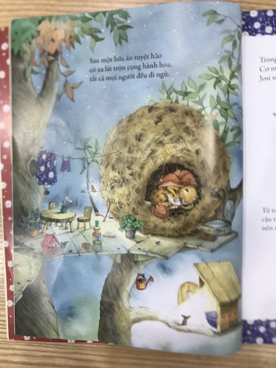 Một quyển truyện đáng giá tới từng xu. Nội dung đáng yêu, hình vẽ dễ thương, đúng tâm lý và hành xử của tụi trẻ con. Mình đọc đi đọc lại mấy lần cho các bé nhà mình. Thực sự tue sách của gia đình nên có cuốn này, có 6* chắc cũng vote luôn ♥️