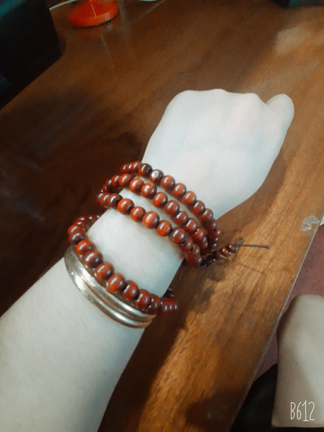 hinh thi mau đen nhận đc mau đỏ.hài vậy