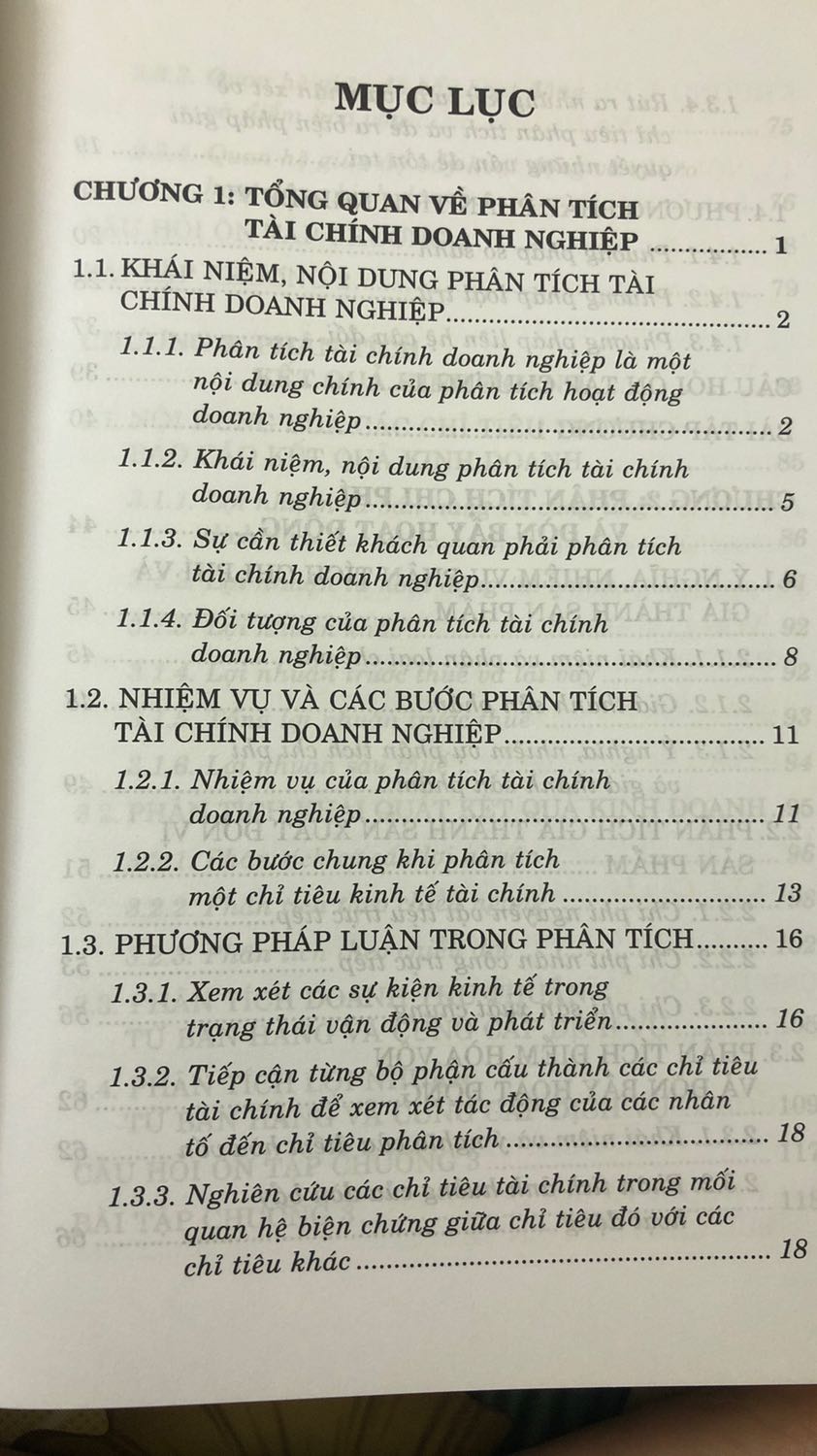 Mình mua sách trong đợt sale vừa rồi nên giá khá ok, nội dung khá phù hợp cho bạn nào muốn tham khảo về tài chính doanh nghiệp hay mấy bạn sinh viên đang học quản trị doanh nghiệp, sách mua của fahasa rất rất là ưng luôn, sách gói cẩn thận, còn nguyên màng bọc, được giao đúng dự kiến, nên mua nha mọi người