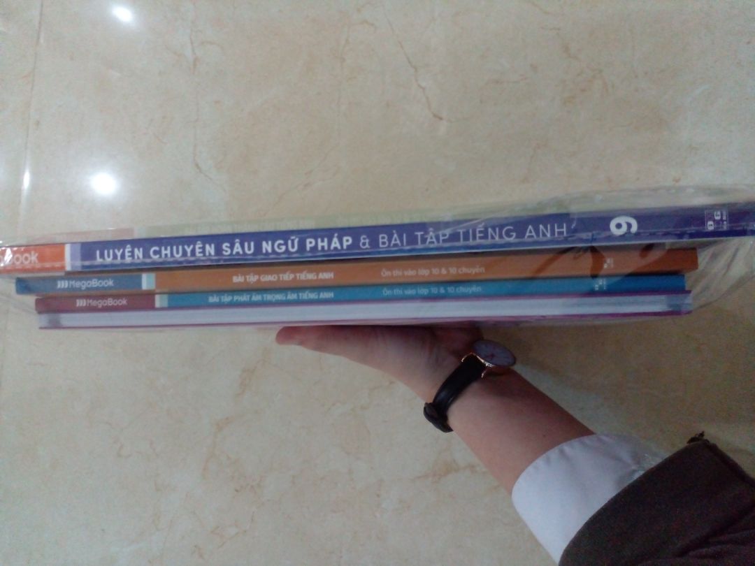 Sách đẹp, giao hàng nhanh