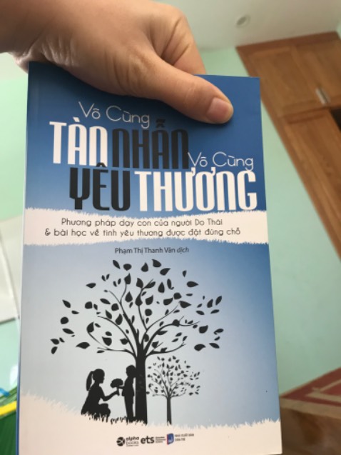 Nội dung hấp dẫn ngay từ những trang đầu. Câu từ dễ đọc và thấm thía.
Tiki giao hàng nhanh, đặt hôm trước là hôm sau đã có sách ngay rồi. 
Sách của Alpha thì yên tâm chất lượng giấy.