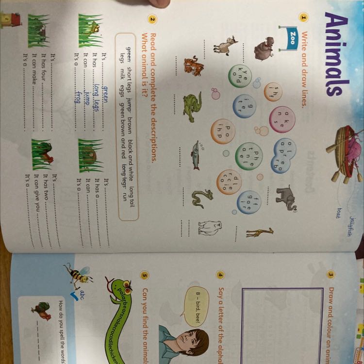 Sách đẹp bé rất thích, phù hợp dạy các bé đã rành các từ sight words rồi, nhà sách chụp hình thiếu Student book nên mình tìm sơ tưởng ko có. Bộ sách gồm 2 cuốn Student book và home work