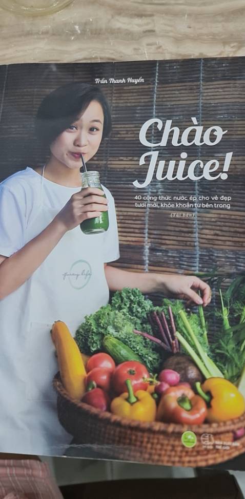 Đóng gói cẩn thận, giao hàng nhanh. Cuốn sách rất hay, lời chia sẻ gần gũi và chân thật, không mang tính thương mại, ảnh minh họa đẹp, hướng dẫn chi tiết. Rất đáng mua.