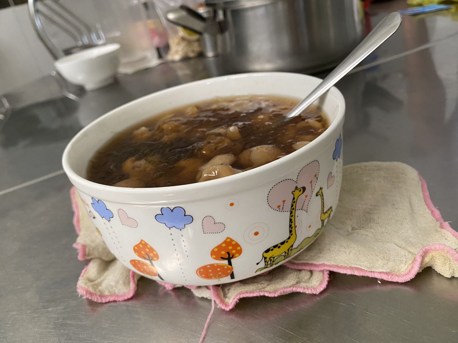 Yến sợi dai, vị tanh, sạch mua bồi bổ sức khỏe sau bênh rất tốt. Giao hành nhanh,l, bao bì đẹp