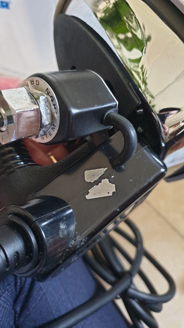 Sản phẩm có dấu hiệu đã qua sử dụng hoặc hàng đã qua sửa chữa/refurbished