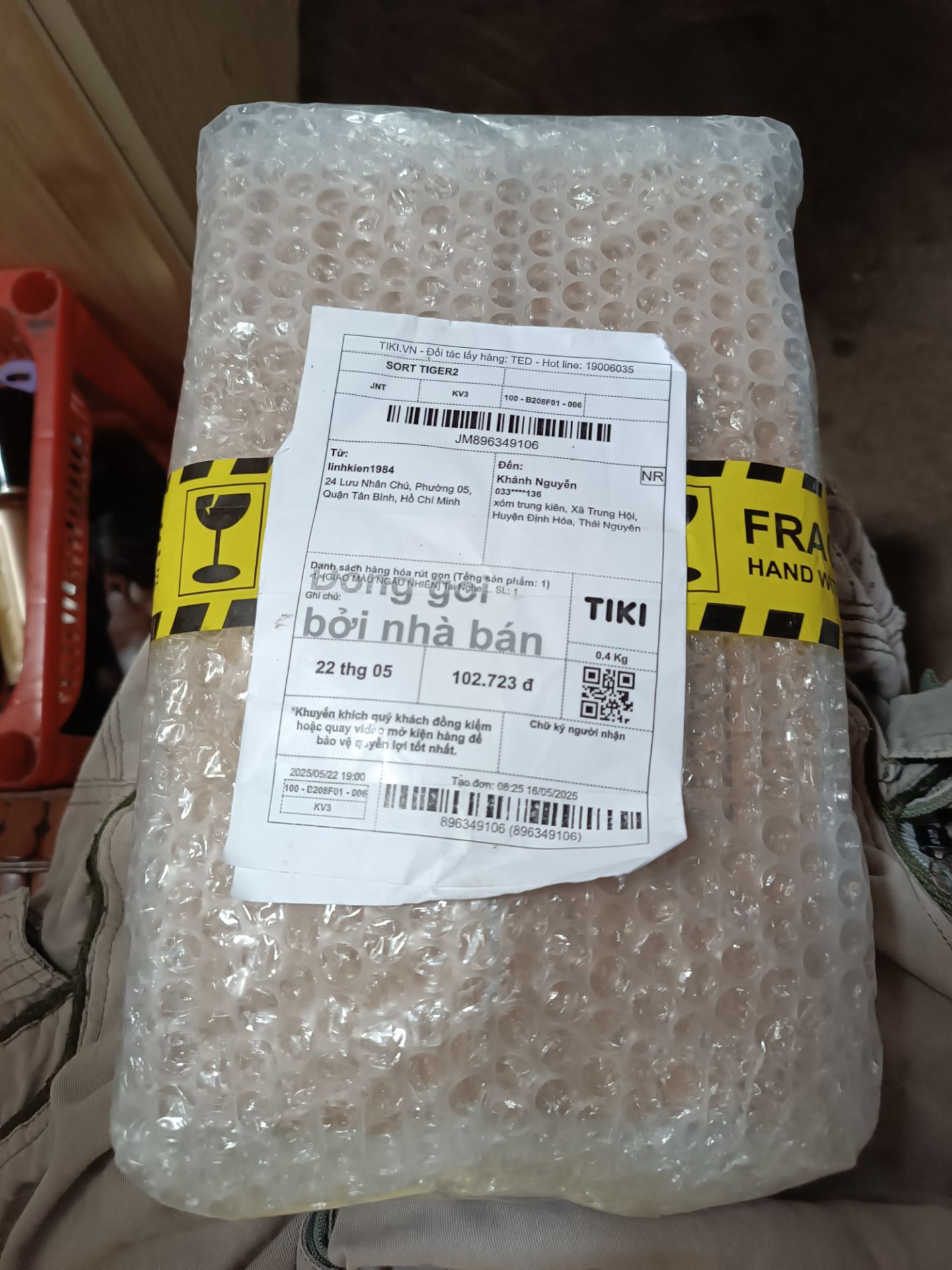 hàng giao sớm người nhân viên trẻ ở trận 2 tôi cho năm Tuy rằng tao không đúng hẹn lắm nhưng mà tạm được hàng dùng chất lượng lắm bận sao tôi sẽ ủng hộ shop nhiều lần nữa