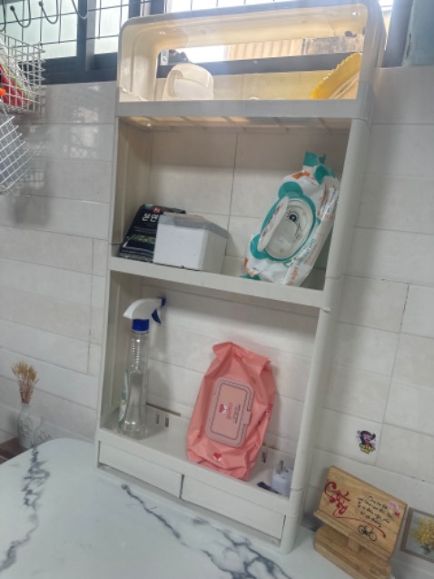 Hàng nhựa bình thường, ko chắc chắn, góc cạnh không đẹp, bén cẩn thận xước tay