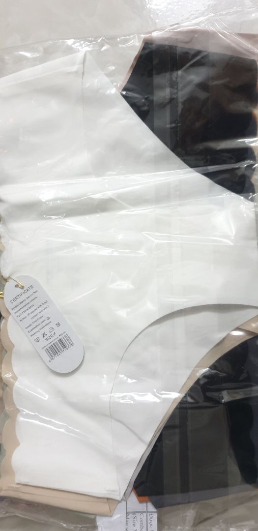 Sản phẩm chất lượng, đẹp, đóng gói chắc chắn, có thêm quà tặng dễ thương lắm nha, sẽ ủng hộ tiếp nè