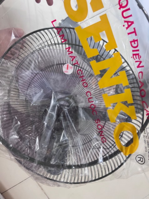 Sản phẩm quạt mạnh mát nhưng hơi ồn , dễ lắp ráp