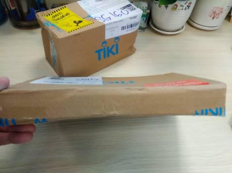 Sản phẩm dùng Ok, nhưng có điều đóng gói không được thẩm mỹ là chắc chắn cho lắm. Ổ cứng thì nhỏ nhưng lại bỏ vào cái hợp TIKI khá to mà không lại có lót hay đêm chống sốc gì ở bên trong,  mình chọn lựa hàng của Tiki Tranning luôn mà vẫn vậy. Không biết của các nhà bán hàng khác thì sao. Mình chỉ hài lòng về vấn đề đóng gói thôi. Sản phẩm dùng Ok, nhưng có điều đóng gói không được thẩm mỹ là chắc chắn cho lắm. Ổ cứng thì nhỏ nhưng lại bỏ vào cái hợp TIKI khá to mà không lại có lót hay đêm chống sốc gì ở bên trong,  mình chọn lựa hàng của Tiki Tranning luôn mà vẫn vậy. Không biết của các nhà bán hàng khác thì sao. Mình chỉ hài lòng về vấn đề đóng gói thôi.