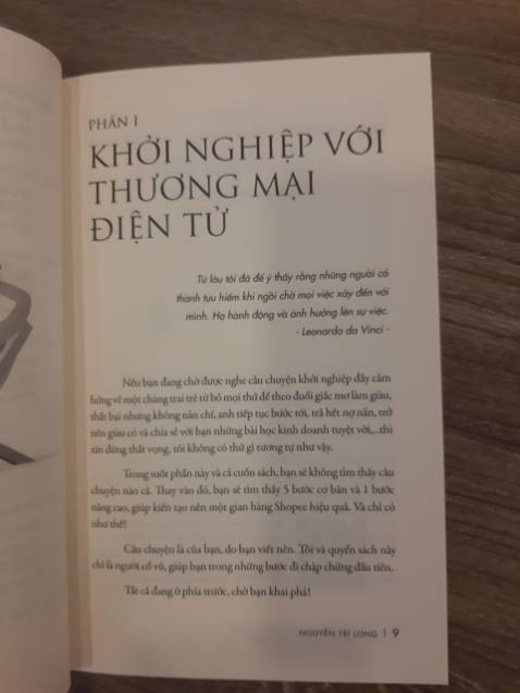 Sách rất phù hợp cho những người đang có ý định kinh doanh online và muốn bắt đầu một công việc mới như mình. Cách viết của tác giả gần gũi dễ hiểu, dễ đọc. Thích nhất là lúc quét mã nhận quà tặng tài liệu và khóa học rất nhanh. Sách viết khá thực tiễn, vào thẳng vấn đề. Không chỉ hữu ích cho những ai đang chuẩn bị kinh doanh online, kinh doanh offline như mình đọc cũng rất bổ ích. Tiki giao hàng siêu nhanh.