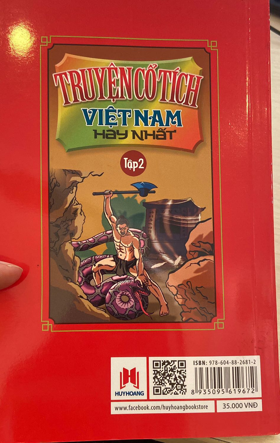 Sách có câu chuyện cổ tích hay, ngắn gọn cho bé dễ đọc và hiểu. Bé nhà mình cũng học được nhiều điều qua các câu chuyện hơn. Cảm ơn