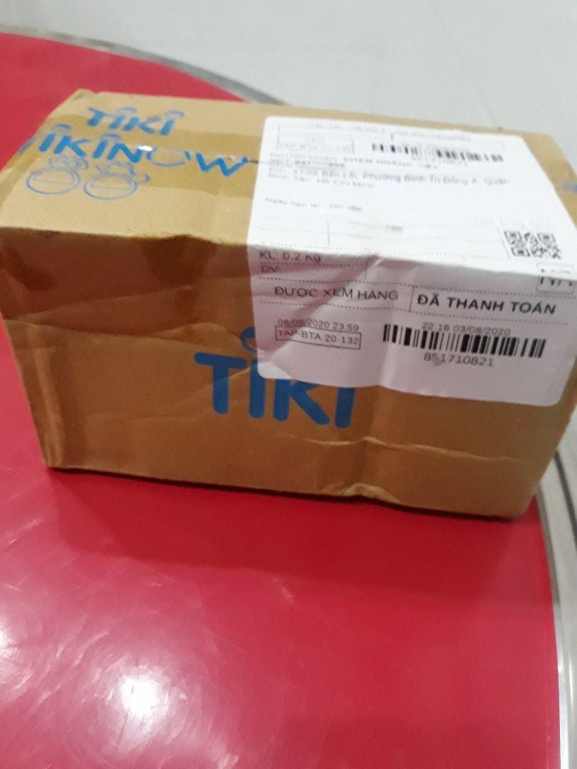 Hàng tốt.. dùng chai xịt lên rất thích... có mùi dễ chịu... Nay dịch có chai này sát khuẩn cho cả nhà nên mình cũng yên tâm.. Shop đóng gói cẩn thận lắm, mình rất bất ngờ khi mua sản phẩm.... Shop giao hàng nhanh nữa chứ.... Lần sau mình sẽ lại ủng hộ shop tiếp...