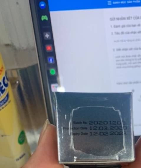 mình mới được nhận sản phẩm dưỡng mi dài dày khỏe FEG Eyelash Enhancer nhưng mình xem trên thông tin là xuất xứ từ mỹ thương hiệu của Mỹ, nhưng mã vạch trên vỏ hộp là của trung quốc, mã vạch 696***. đề nghị shop cho mình đổi trả hàng lại vì sản phẩm mình mua không giống như quảng cáo,   cảm thấy thất vọng