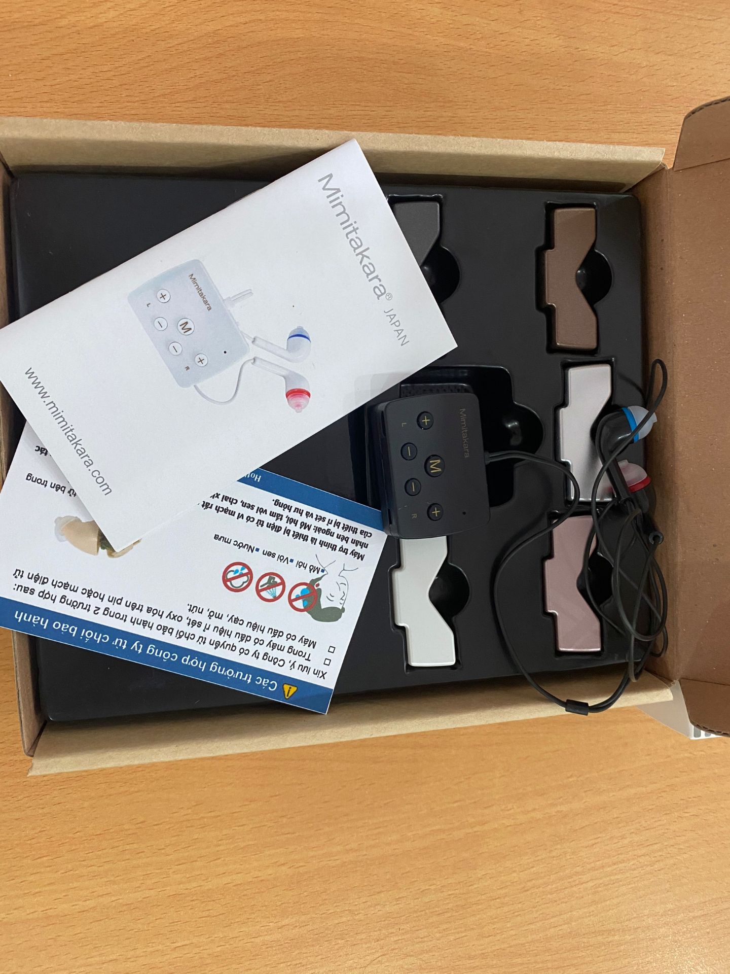 Đóng gối cẩn thận. Máy thiết kế như máy nghe nhạc đỡ ngại khi mang. Âm thanh nghe rõ không bị rè. Cảm thấy hài lòng