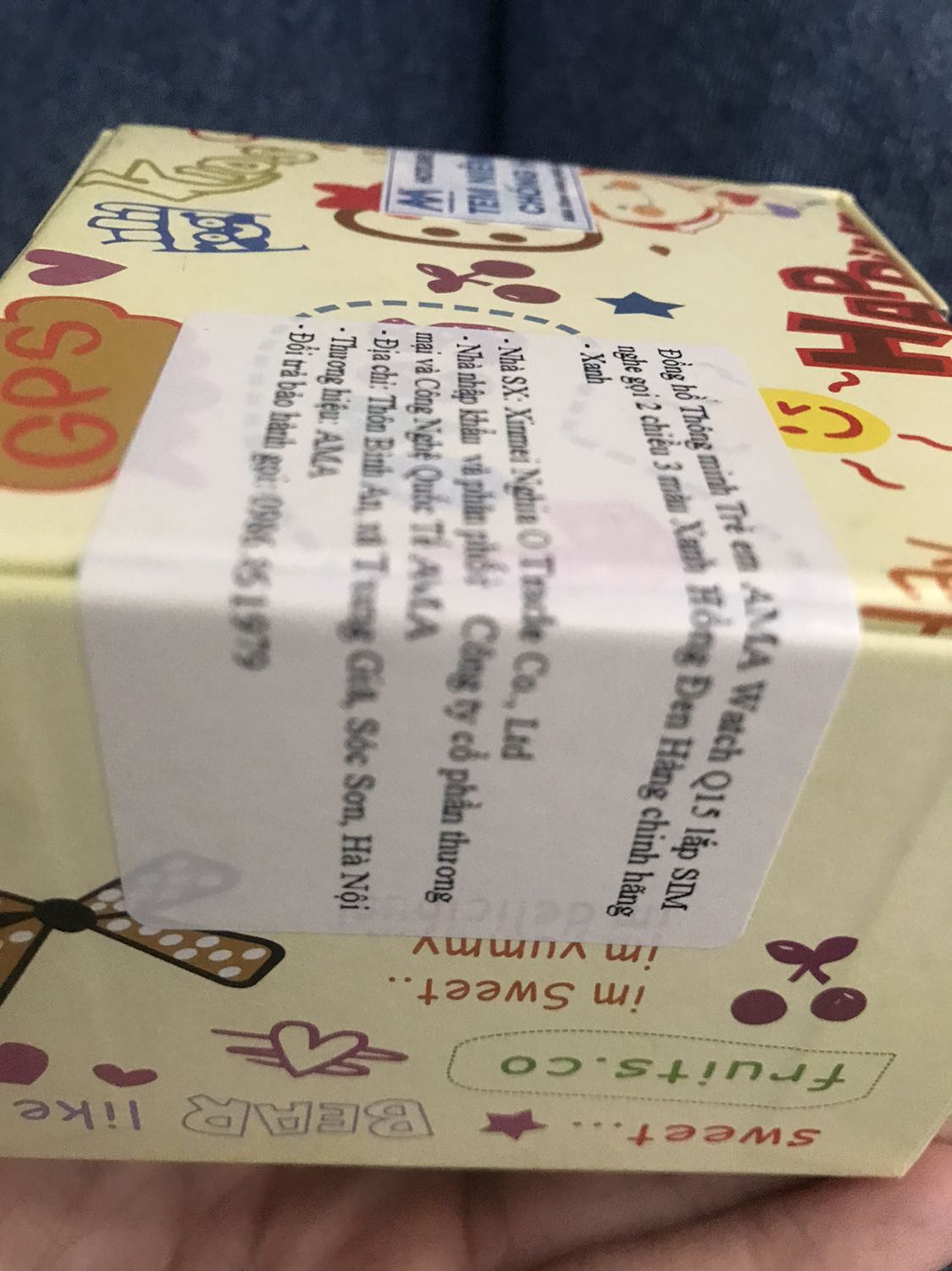 hàng đóng gói chắc chắn có tem niêm phong, tem hàng chính hãng đầy đủ, dùng cũng thấy dễ, đi đâu cho con mang theo cũng tiện để con nghe gọi với con, định vị thì cũng rất được