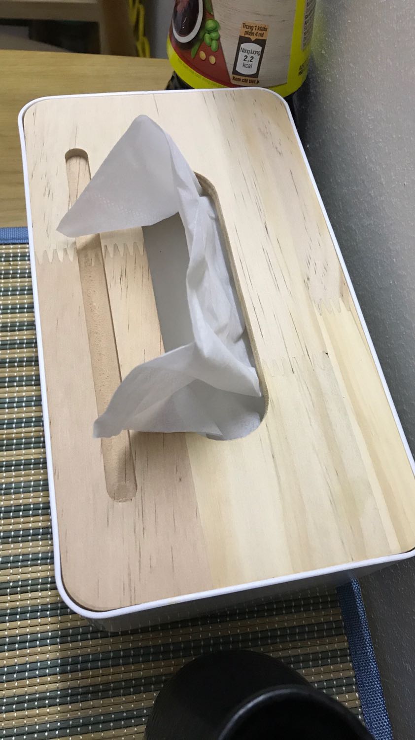 Sản phẩm mặt gỗ ghép rẻ tiền chứ không phải tre ghép như hình ảnh. Rãnh để điện thoại quá nông nên vô dụng, tổ chứa bụi khó vệ sinh. Quá đắt so với giá trị. Phí giao hàng quá cao. Sản phẩm mặt gỗ ghép rẻ tiền chứ không phải tre ghép như hình ảnh. Rãnh để điện thoại quá nông nên vô dụng, tổ chứa bụi khó vệ sinh. Quá đắt so với giá trị. Phí giao hàng quá cao.