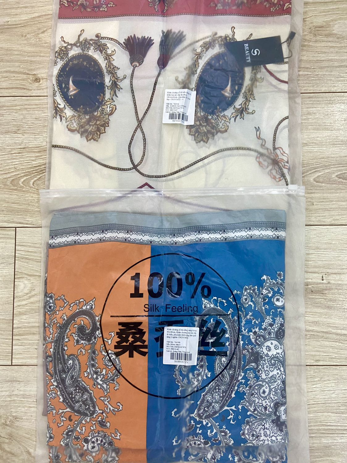 Vải, hoạ tiết … đều đẹp. Giá phải chăng. Rất đáng mua.