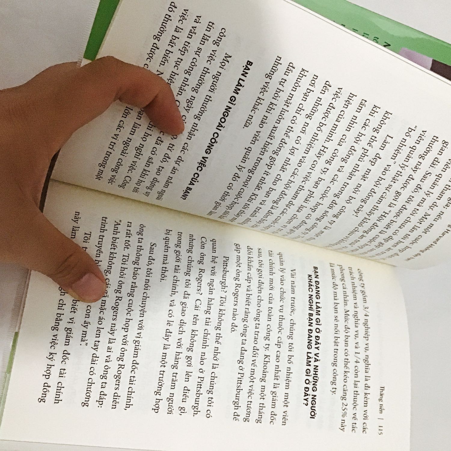 Cuốn 2 thì cũ quá mà cuốn 1 mới tinh. ಠ_ಠ