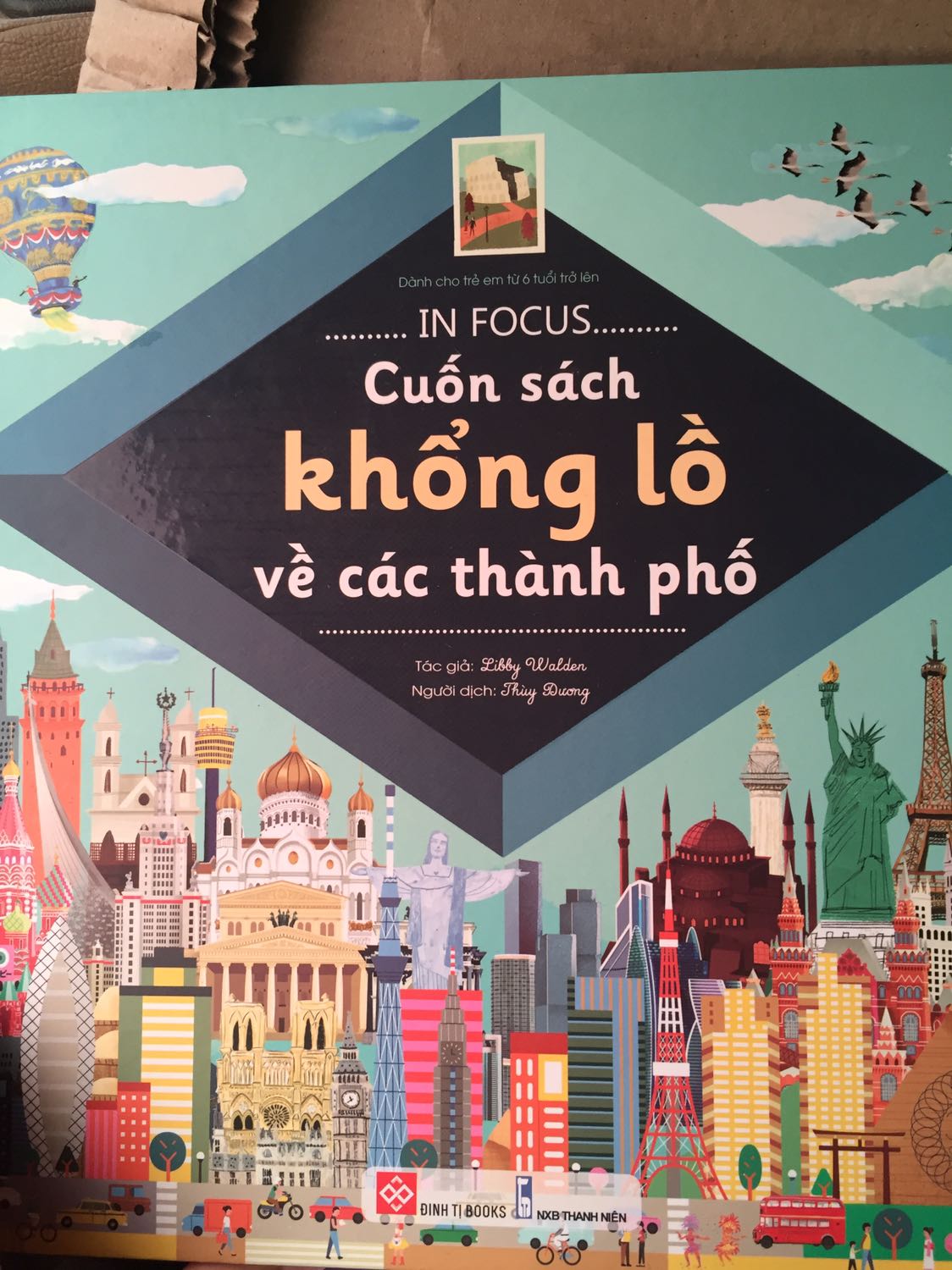 Cuốn sách có những thông tin cơ bản v thú vị về 1 số thành phố lớn trên thế giới. Sách đẹp và hấp dẫn❤️