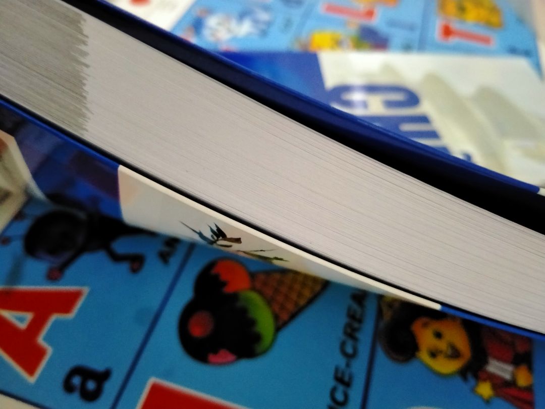 sách dày, cầm nặng tay, in ấn đẹp, trang giấy chất lượng khá tốt, bôi xoá nhiều vẫn không bị nhàu, nội dung chủ yếu về cách viết các bộ thủ thêm một số từ mới. Dành cho các bạn mới tập viết tiếng trung khá oke.