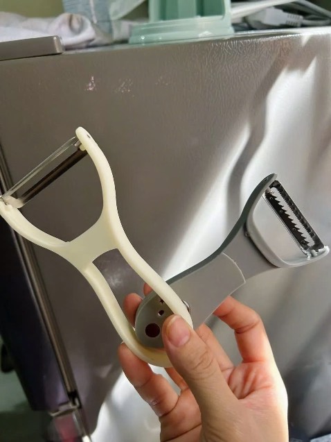 Môt bộ tách ra làm 2 cái 1 cái để gọt vỏ 1 cái để bào 
Hàng rất oke giá rẻ nhưng mn nên đặt mấy cái cho được miễn ship chứ đặt 1c tiền ship cao hơn tiền hàng